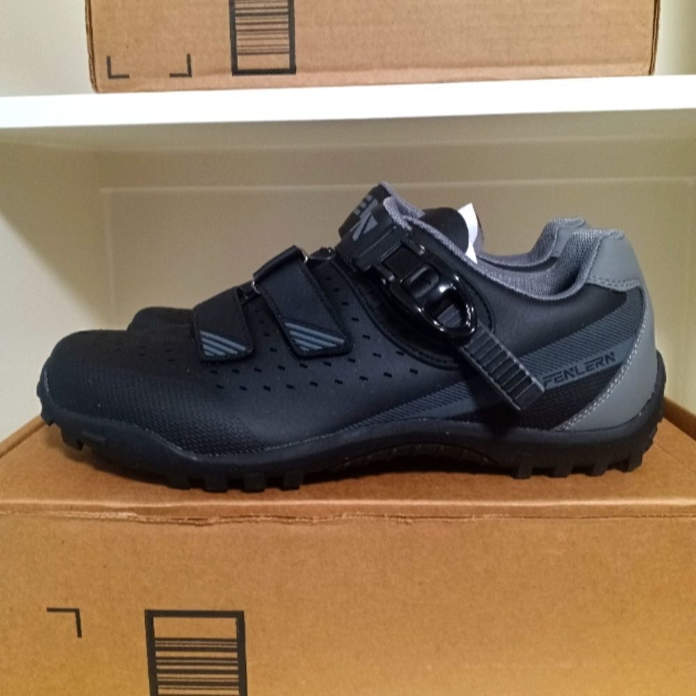 💯🔥FENLERN MEN'S 4 BOLT CYCLING SHOE SIZE 6.5- BLACK🔥🔥NEW IN THE BOX- .....